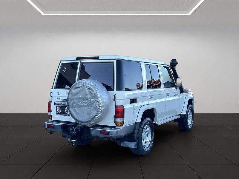 Gebraucht Toyota Land Cruiser 130 PS (95 kW) 2018 SUV