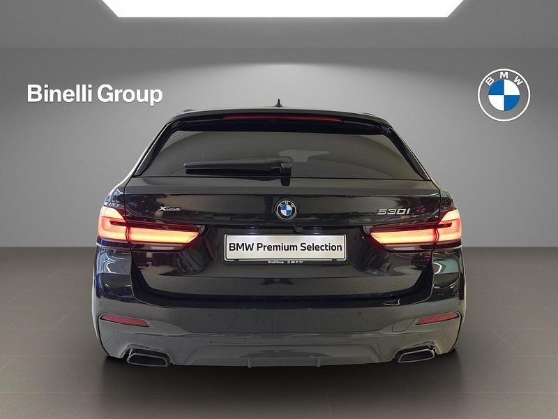 Gebraucht BMW 530 M Sport 256 PS (188 kW) 2024 Schwarz Kombi