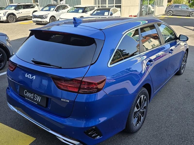 Neu Kia Ceed Sportswagon Style 141 PS (103 kW) 2025 Blau Kombi