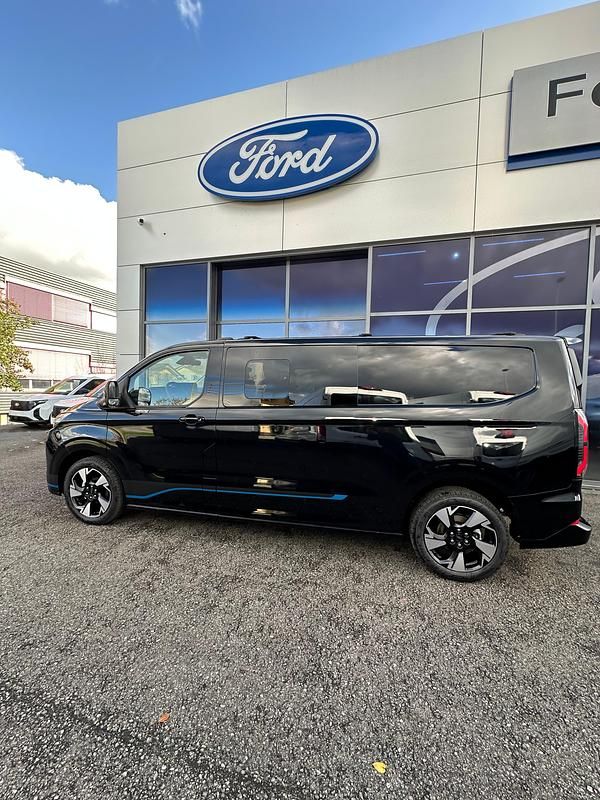 Neu Ford Transit Custom Sport 231 PS (169 kW) 2025 Schwarz Van