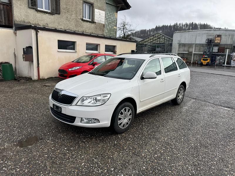 Gebraucht Skoda Octavia 105 PS (77 kW) 2012 Kombi