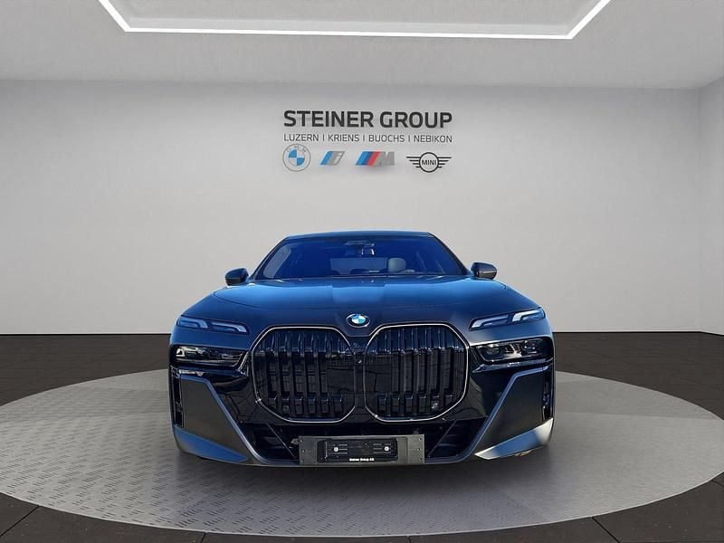 Neu BMW 740 M Sport 286 PS (210 kW) 2025 Grau Limousine