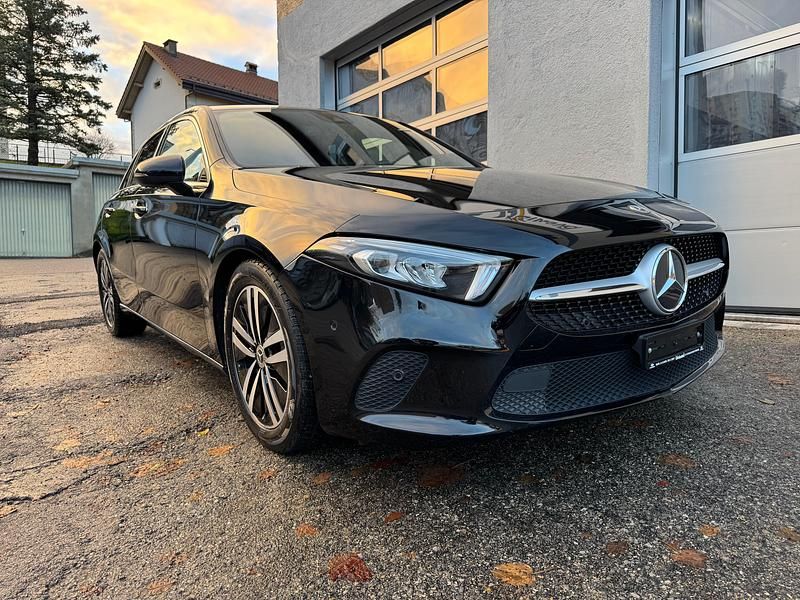 Gebraucht Mercedes A180 Progressive 136 PS (100 kW) 2021 Schwarz Limousine
