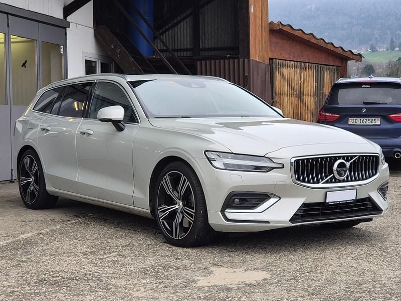 Gebraucht Volvo V60 Inscription 310 PS (228 kW) 2018 Kombi