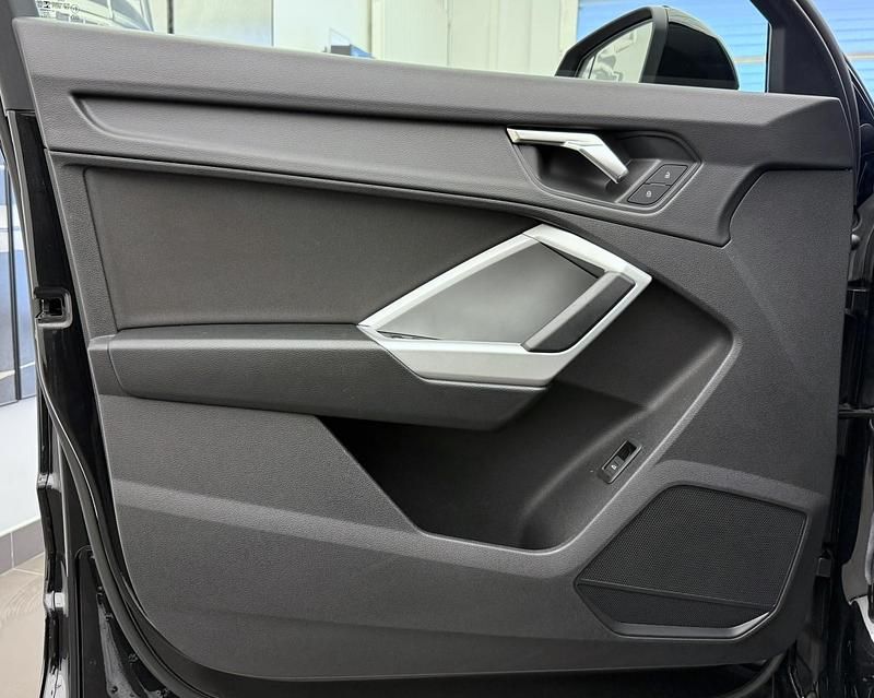 Gebraucht Audi Q3 Sportback Attraction 150 PS (110 kW) 2022 Schwarz SUV