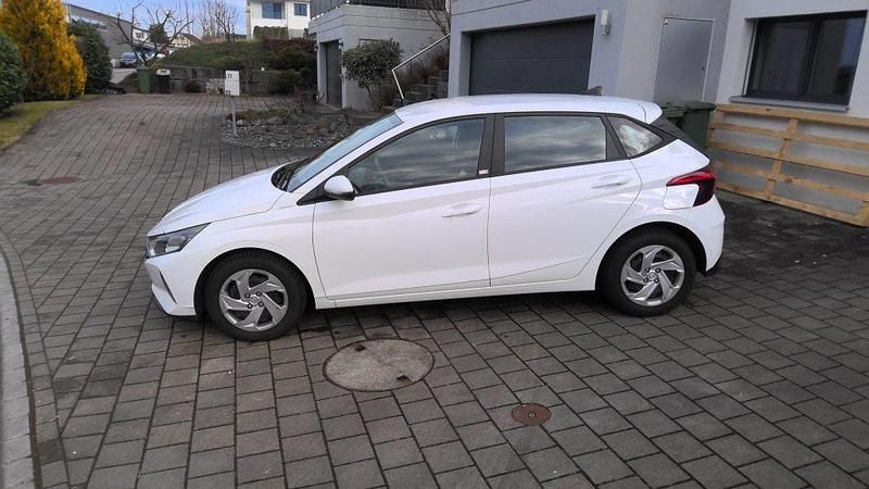 Gebraucht Hyundai i20 100 PS (73 kW) 2023 Kleinwagen