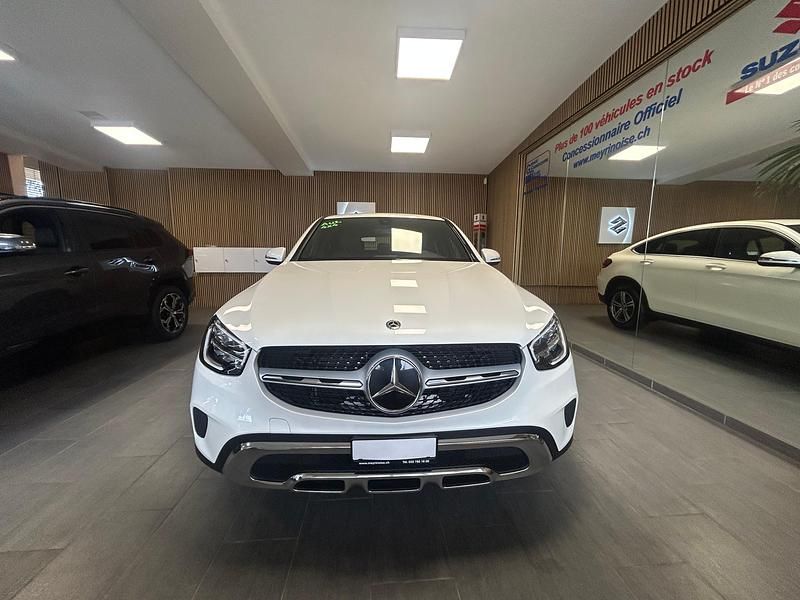 Gebraucht Mercedes GLC300 245 PS (180 kW) 2019 Weiss Coupé