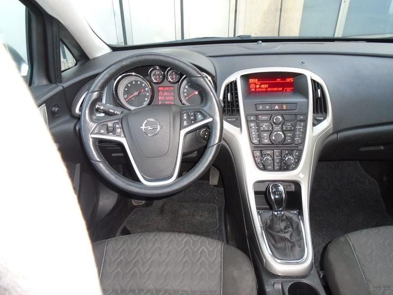 Gebraucht Opel Astra Sport 140 PS (102 kW) 2012 Kombi