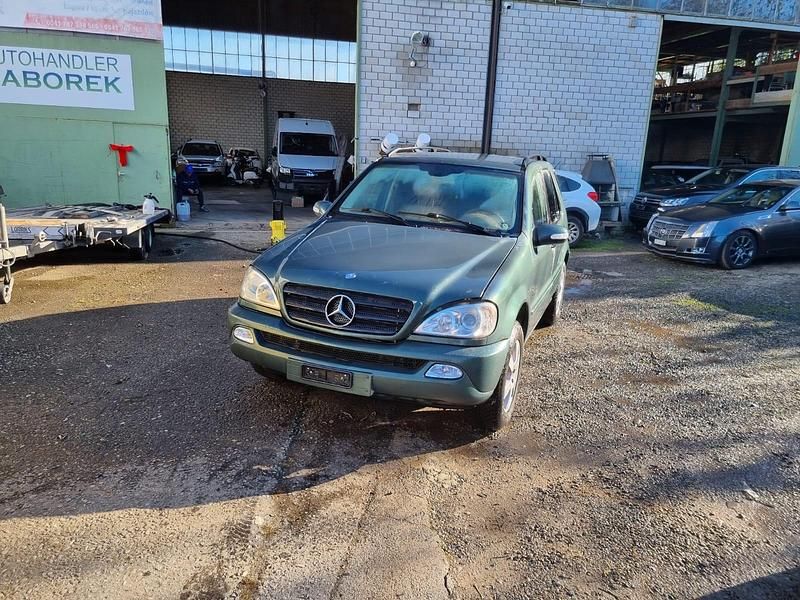 Gebraucht Mercedes ML270 163 PS (119 kW) 2003 SUV