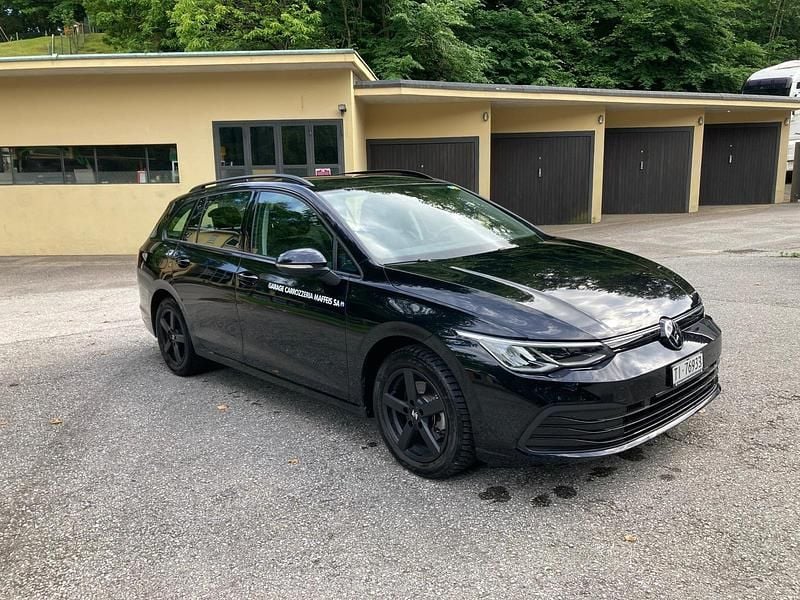 Schwarz Gebraucht 2023 VW Golf VIII Life Kombi | CHF 26’800 (Teuer) - Bild 1/4