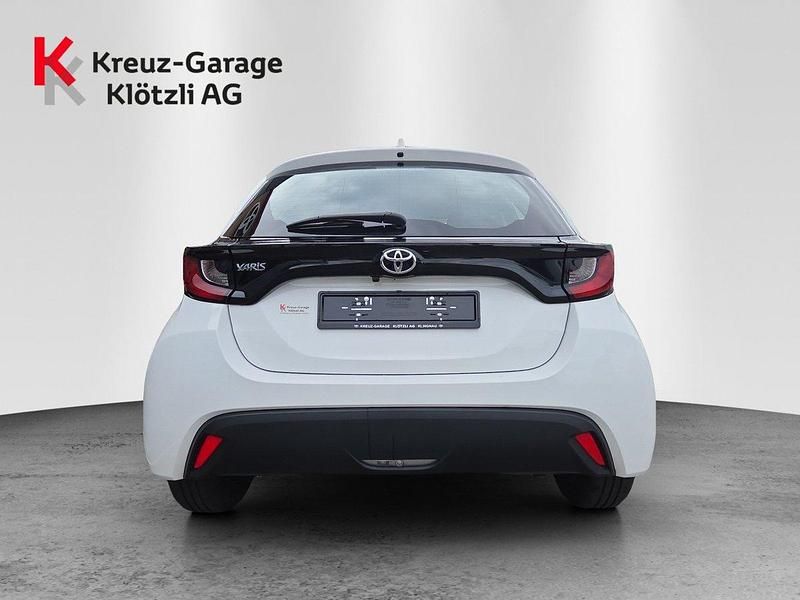 Gebraucht Toyota Yaris Active 72 PS (52 kW) 2022 Weiss Kleinwagen