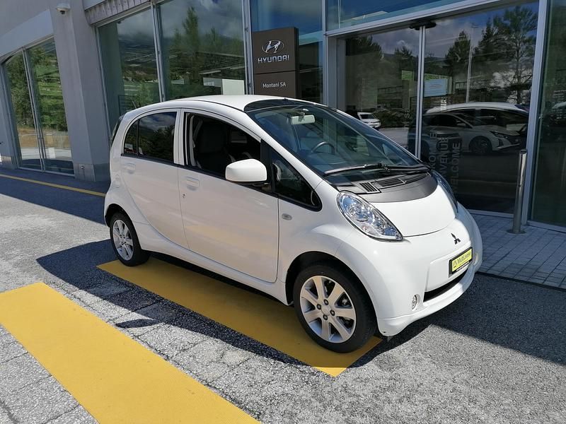 Gebraucht Mitsubishi i-MiEV 49 kW (67 PS) 2019 Weiss Kleinwagen
