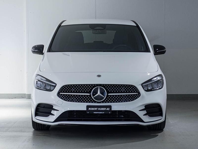 Neu Mercedes B200 163 PS (119 kW) 2025 Weiss Van / Kleinbus