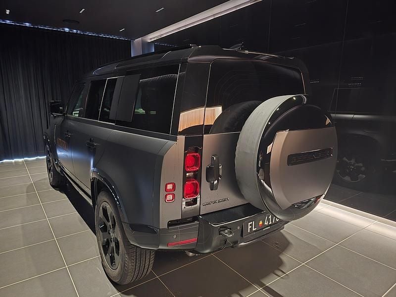 Gebraucht Land Rover Defender SE Dynamic 249 PS (183 kW) 2025 Schwarz SUV