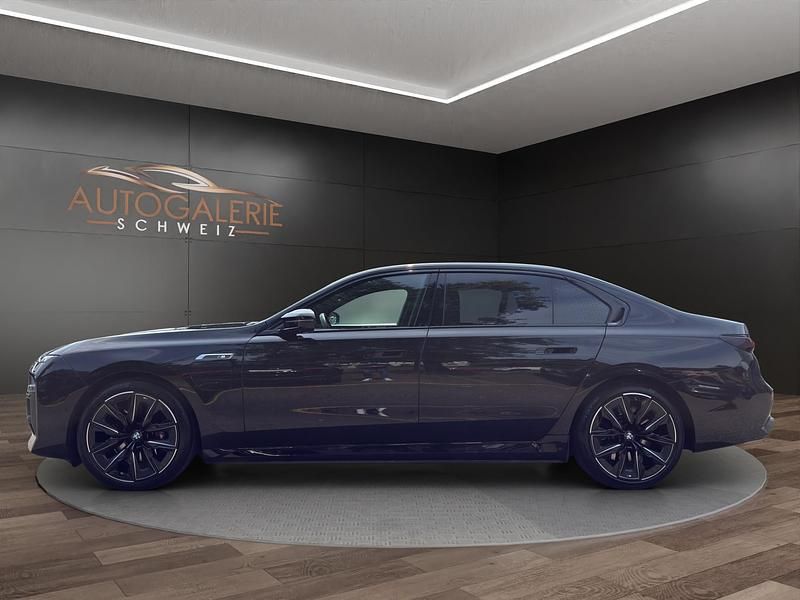 VERKAUFT Gebraucht 2023 BMW M760e Executive 571 PS Limousine – 8408 ...