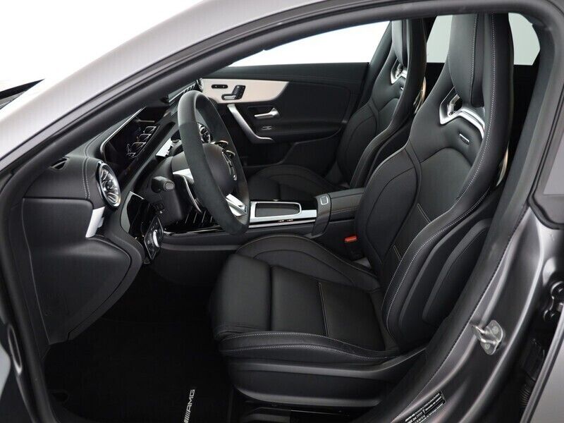 Gebraucht Mercedes CLA45 AMG AMG 421 PS (309 kW) 2024 Grau Limousine