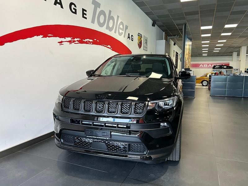 Neu Jeep Compass North 240 PS (176 kW) 2025 Schwarz SUV