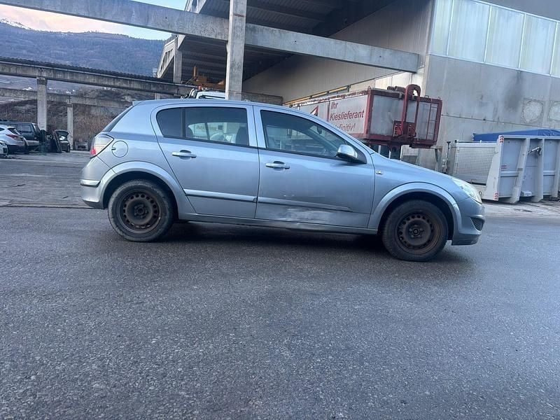 Gebraucht Opel Astra Enjoy 140 PS (102 kW) 2008