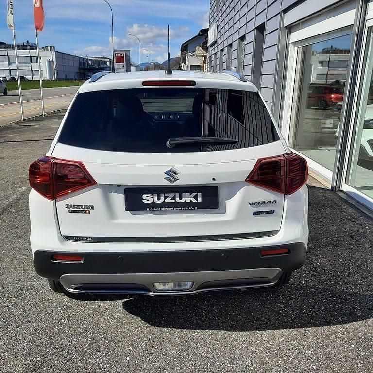 Gebraucht Suzuki Vitara 102 PS (75 kW) 2023 SUV
