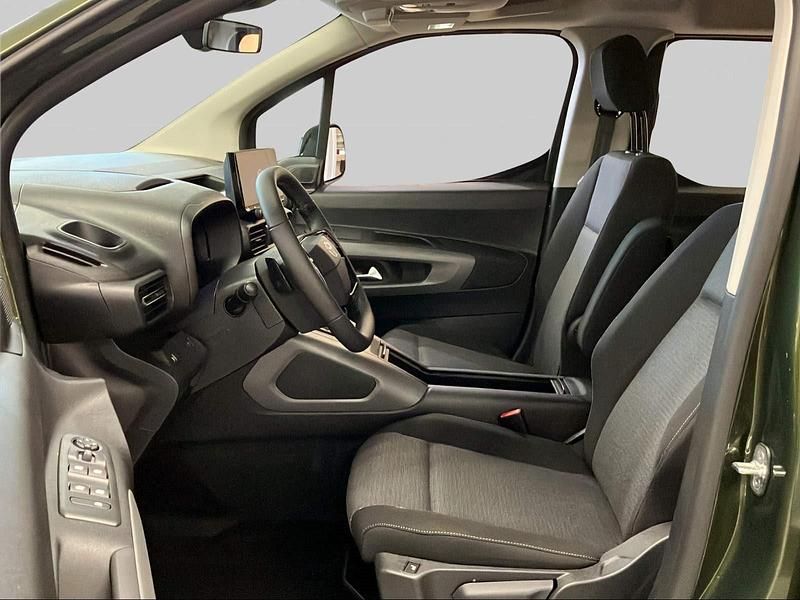 Gebraucht Toyota Proace Verso City 100 kW (136 PS) 2025 Grün Kombi