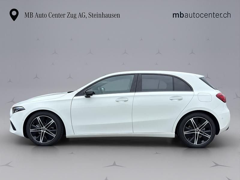 Gebraucht Mercedes A200 Night 177 PS (130 kW) 2024 Weiss Limousine