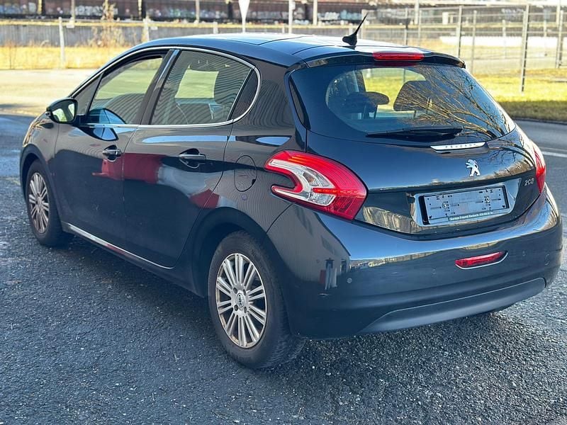 Gebraucht Peugeot 208 Allure 120 PS (88 kW) 2012 Kleinwagen