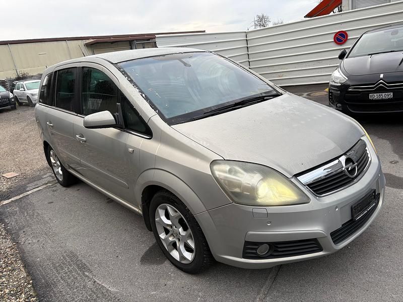 Gebraucht Opel Zafira Essentia 150 PS (110 kW) 2006 Van / Kleinbus