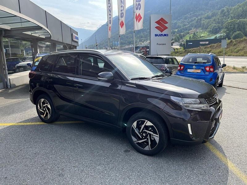 Neu Suzuki Vitara 110 PS (80 kW) 2025 Grau SUV