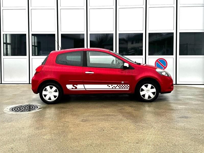 Gebraucht Renault Clio II Night&Day 101 PS (74 kW) 2011 Kleinwagen