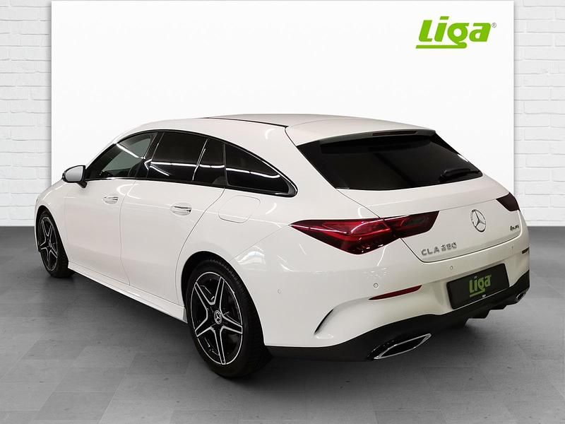 Gebraucht Mercedes CLA250e AMG line 238 PS (175 kW) 2024 Limousine