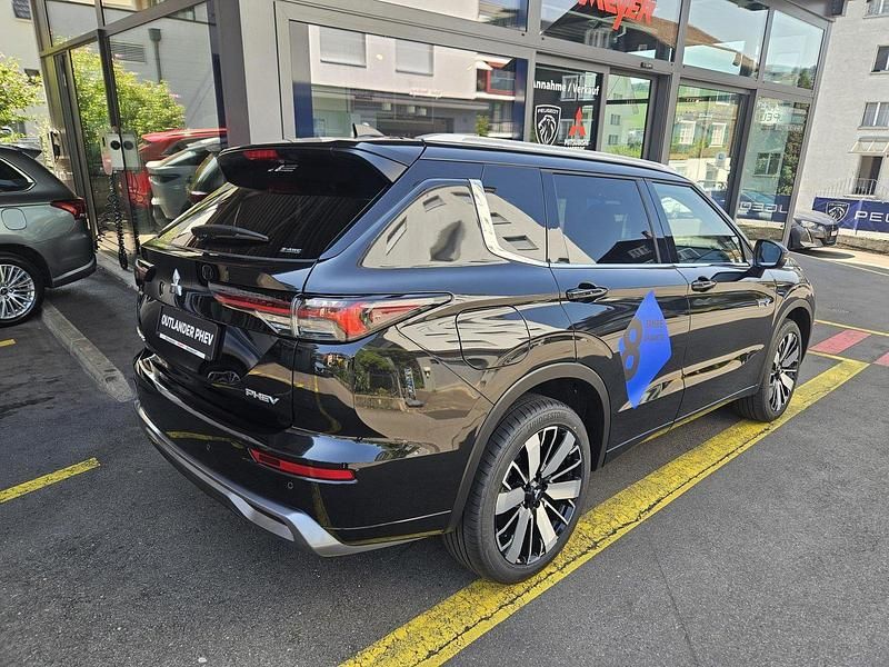 Neu Mitsubishi Outlander P-HEV Instyle 306 PS (225 kW) 2026 SUV