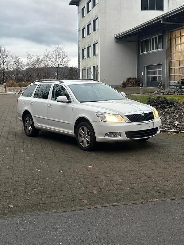 Gebraucht Skoda Octavia Adventure 160 PS (117 kW) 2012 Kombi