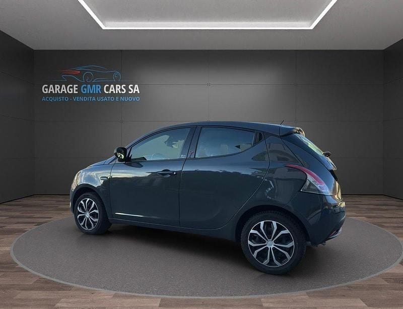 Gebraucht Lancia Ypsilon 69 PS (50 kW) 2015 Kleinwagen