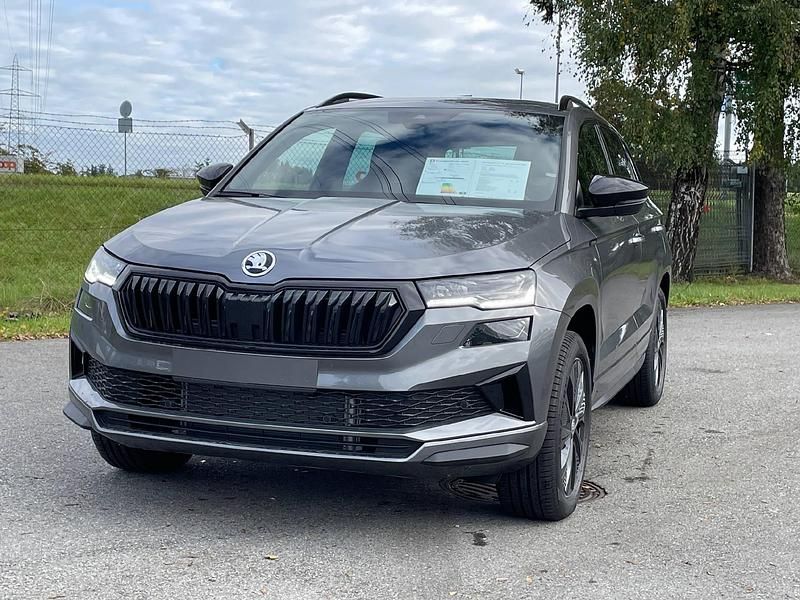 Neu 2025 Skoda Karoq SportLine SUV | CHF 43’550 (Fairer Preis) - Bild 1/4