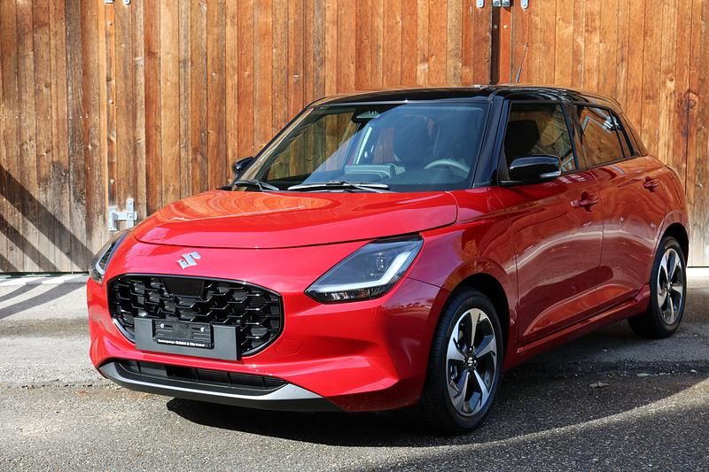 Neu Suzuki Swift 82 PS (60 kW) 2025 Rot Limousine