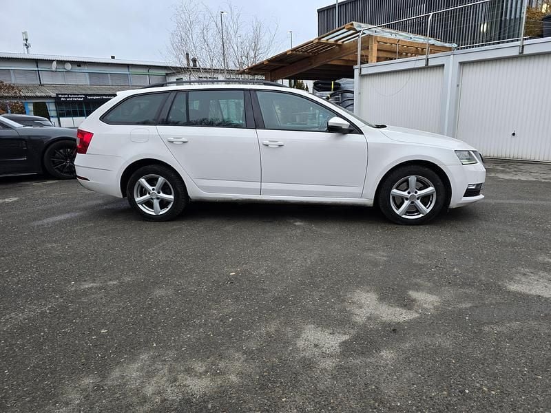Gebraucht Skoda Octavia Clever 184 PS (135 kW) 2018 Kombi