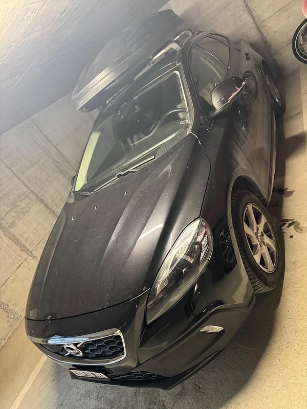 Gebraucht 2013 Volvo V40 CC Summum Kombi | CHF 12’900 - Bild 1/4