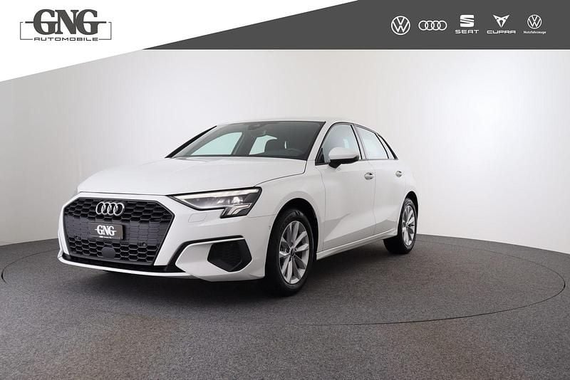 Gebraucht Audi A3 Attraction 150 PS (110 kW) 2022 Weiss Limousine