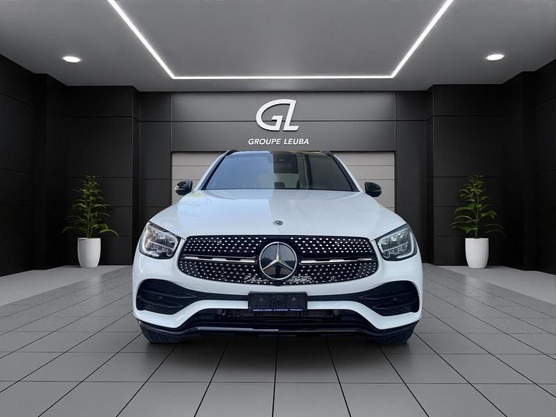 Gebraucht Mercedes GLC300e AMG line 319 PS (234 kW) 2021 Weiss SUV