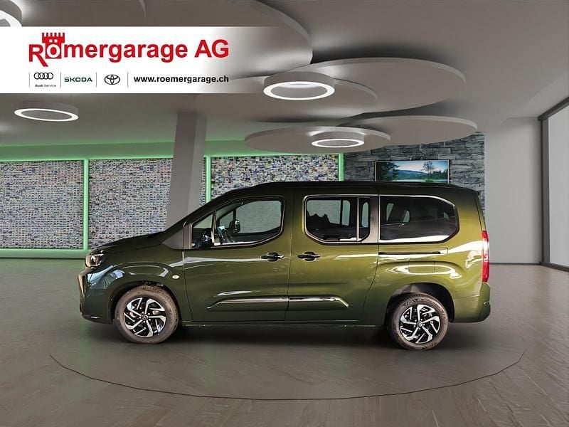 Neu Toyota Proace Verso City 130 PS (95 kW) 2025 Grün Kombi