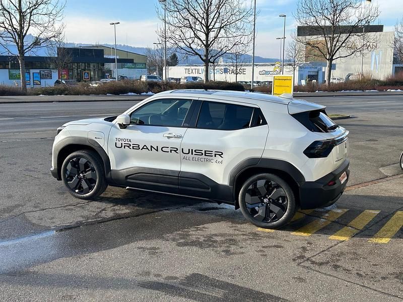 Neu Toyota Urban Cruiser Premium 127 kW (174 PS) 2025 Weiss SUV