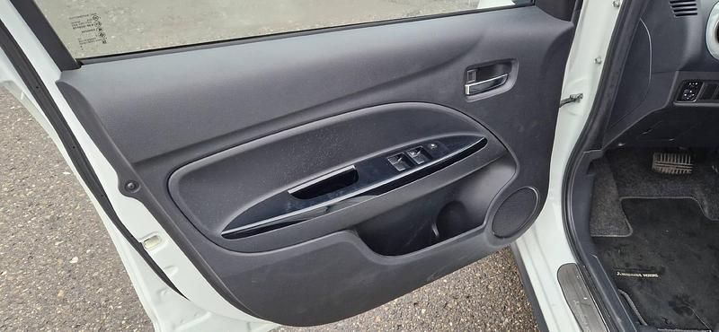 Gebraucht Mitsubishi Space Star 80 PS (58 kW) 2019 Weiss Limousine