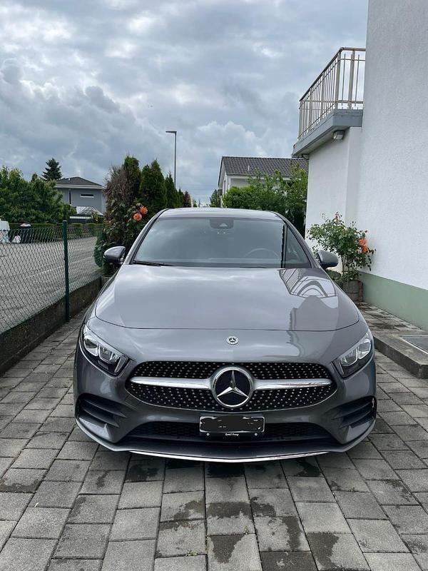 Gebraucht Mercedes A180 AMG line 136 PS (100 kW) 2022 Limousine