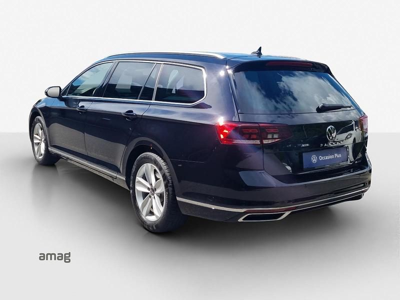 Gebraucht VW Passat Elegance 200 PS (147 kW) 2024 Deepblack perleffekt Kombi