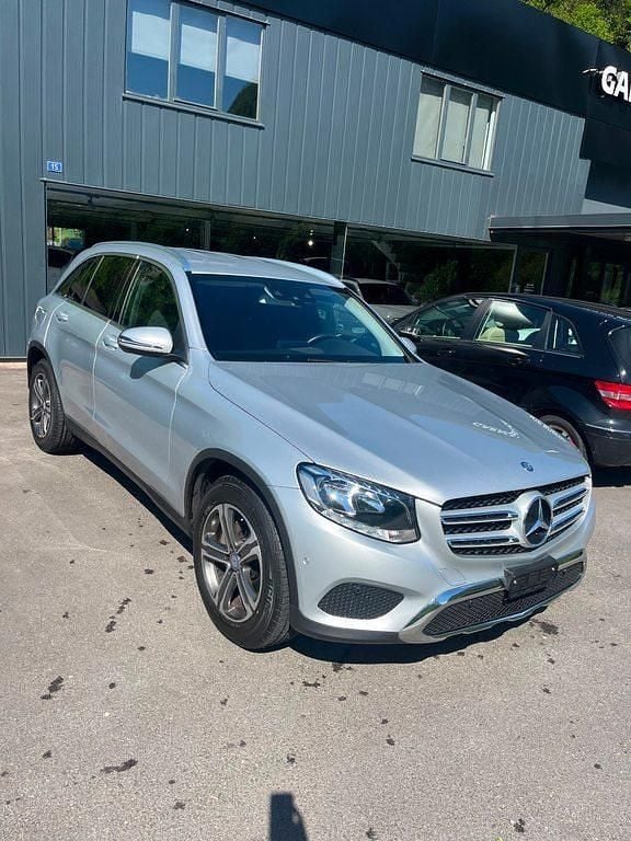 Gebraucht Mercedes GLC250 204 PS (150 kW) 2016 Limousine
