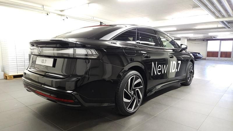 Gebraucht VW ID.7 Pro 210 kW (286 PS) 2023 Schwarz Kleinwagen