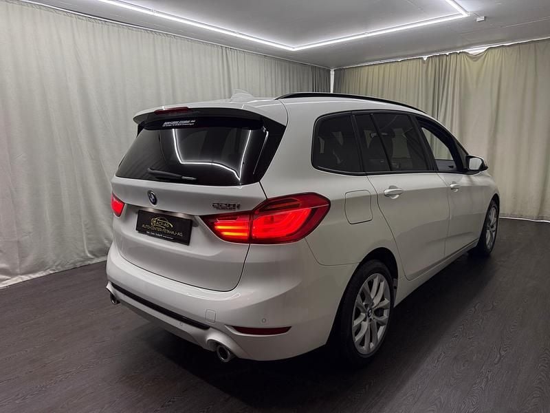 Gebraucht BMW 220 Gran Tourer Performance 192 PS (141 kW) 2020 Weiss Van / Kleinbus