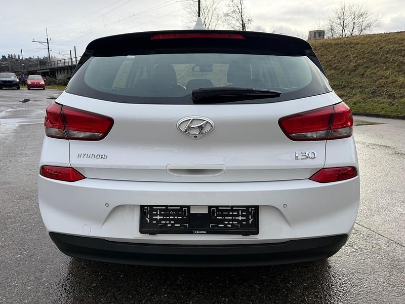 Gebraucht Hyundai i30 140 PS (102 kW) 2017 Limousine