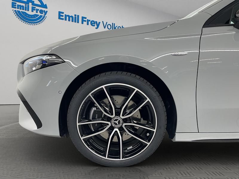 Neu Mercedes A250 AMG line 218 PS (160 kW) 2025 Grau Limousine
