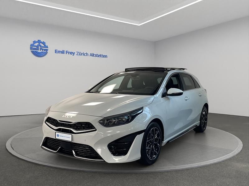 Weiss Neu 2025 Kia Ceed GT-Line Kleinwagen | CHF 39’350 (Teuer) - Bild 1/4